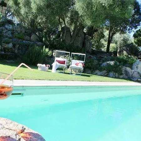 Aia Del Sole B&B 올비아